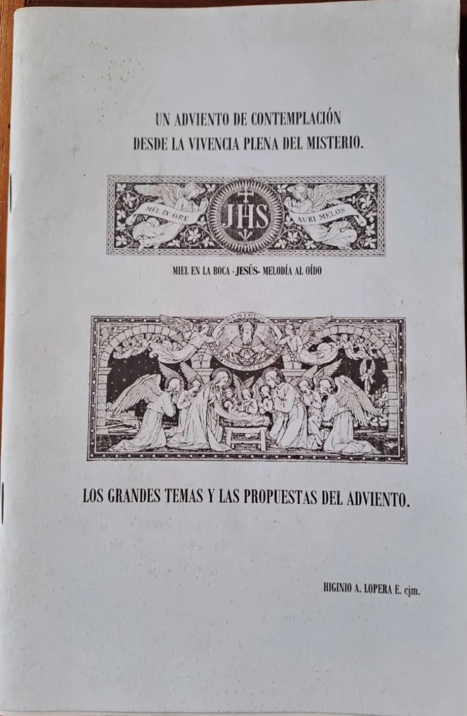 Photographed title page : Un adviento de contemplación desde la vivencia plena del misterio
