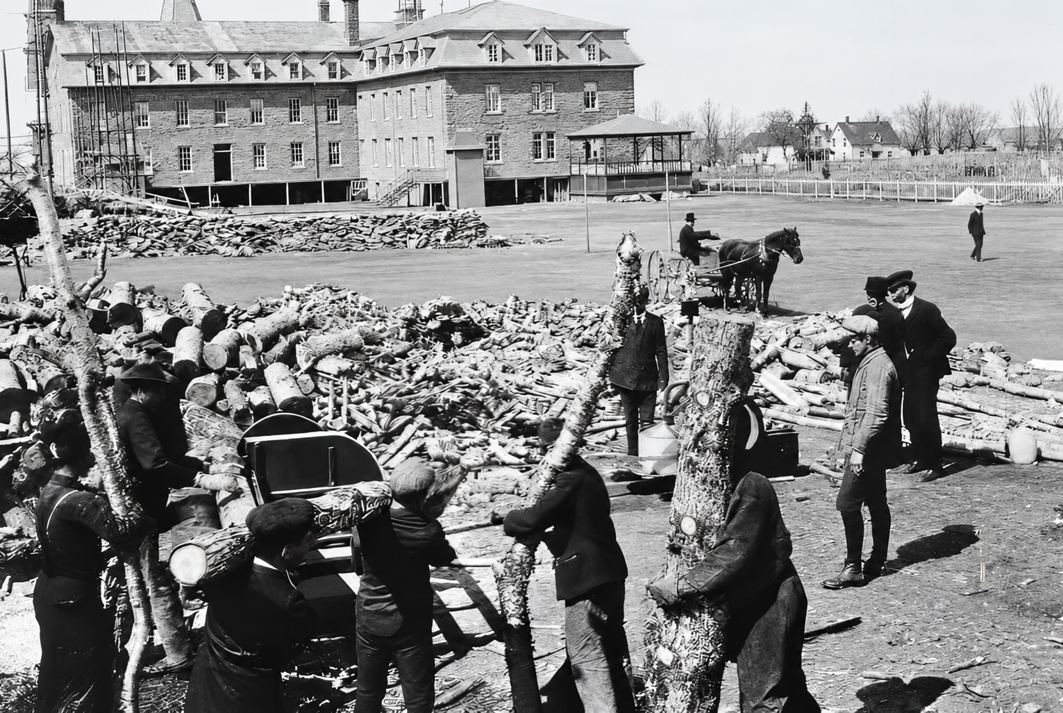 Construction de la deuxième aile en 1907